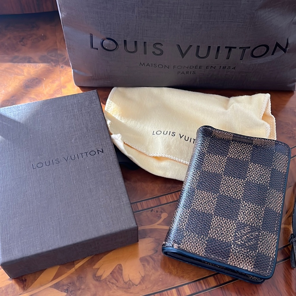 Authentic Louis Vuitton men’s wallet